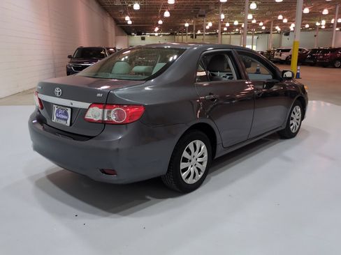Used 2013 Toyota Corolla LE FWD image 3
