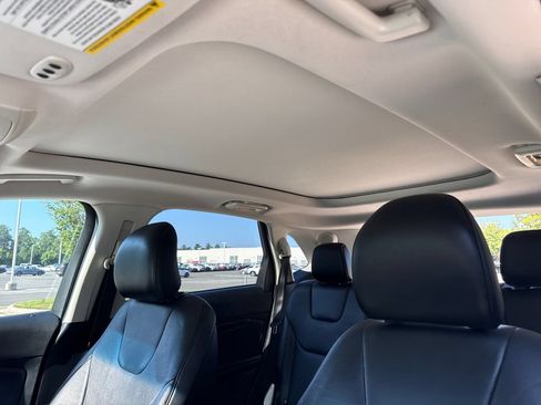 Used 2015 Ford Edge Titanium w/ Equipment Group 301A AWD/4WD image 30