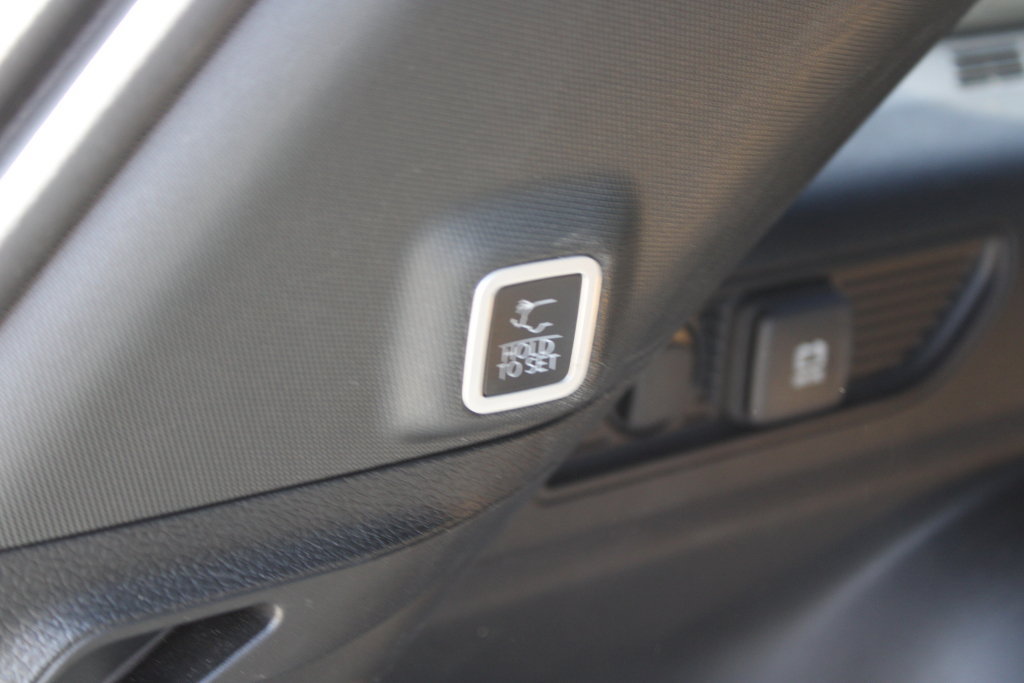 Used 2024 Jeep Grand Cherokee Altitude AWD/4WD image 9