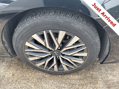 Used 2024 Nissan Altima 2.5 SV FWD image 18