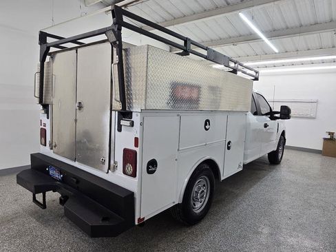 Used 2022 Ford F350 XL w/ Power Equipment Group image 7