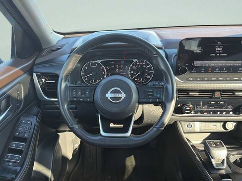 Used 2023 Nissan Rogue SL w/ SL Premium Package image 10