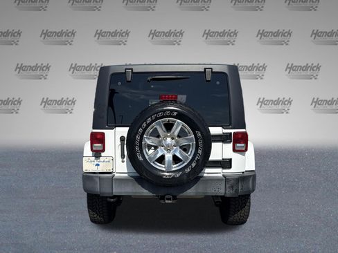 Used 2018 Jeep Wrangler Unlimited Sahara w/ Max Tow Package AWD/4WD image 9