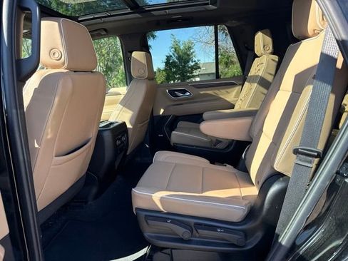 Used 2024 Chevrolet Tahoe Premier AWD/4WD image 18
