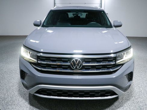 Used 2021 Volkswagen Atlas Cross Sport SE w/ Panoramic Sunroof Package FWD image 4
