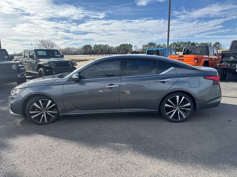 Used 2019 Nissan Altima 2.5 Platinum image 5