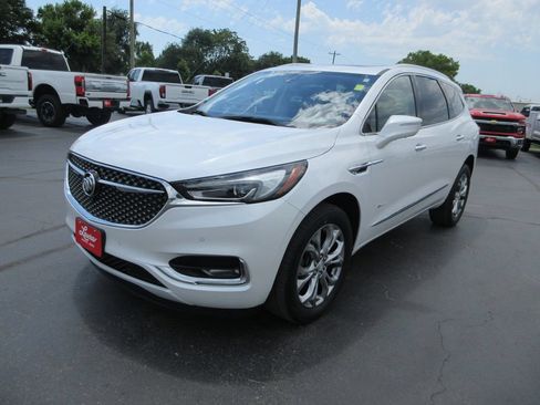 Used 2021 Buick Enclave Avenir w/ Avenir Technology Package AWD/4WD image 11