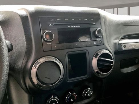 Used 2015 Jeep Wrangler Unlimited Sport AWD/4WD image 6