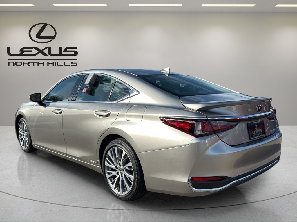Used 2020 Lexus ES 300h w/ Premium Package FWD image 8