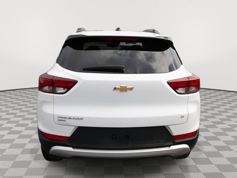Used 2025 Chevrolet TrailBlazer LT AWD/4WD image 6