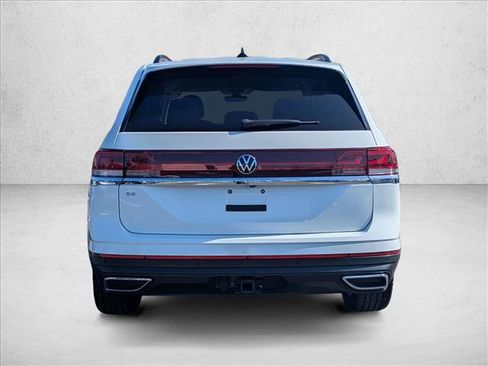 Used 2024 Volkswagen Atlas SE image 7