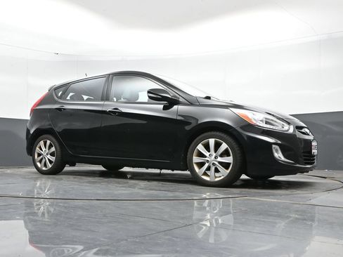 Used 2014 Hyundai Accent SE FWD image 40