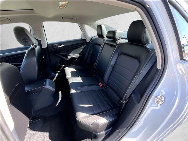 Used 2023 Volkswagen Jetta SE FWD image 25