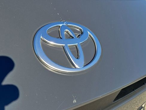 Used 2025 Toyota Camry SE image 25