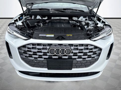 Certified 2025 Audi Q5 Premium AWD/4WD image 32