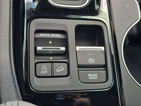 Used 2025 Honda Pilot EX-L image 22