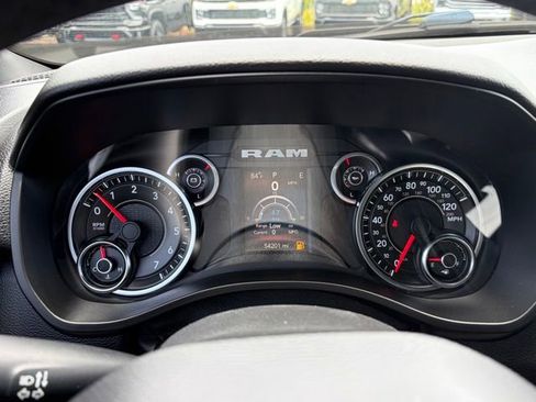 Used 2019 RAM 1500 Big Horn RWD image 18
