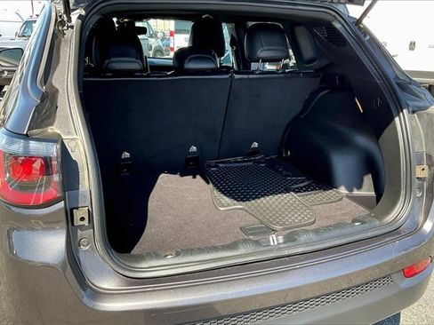 Used 2023 Jeep Compass Trailhawk w/ Trailhawk Convenience Group image 33