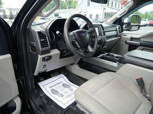 Used 2020 Ford F250 XLT w/ XLT Premium Package AWD/4WD image 9