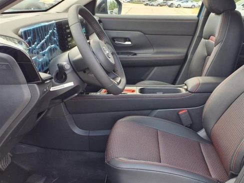 New 2025 Nissan Kicks SR w/ Illumination Package image 27