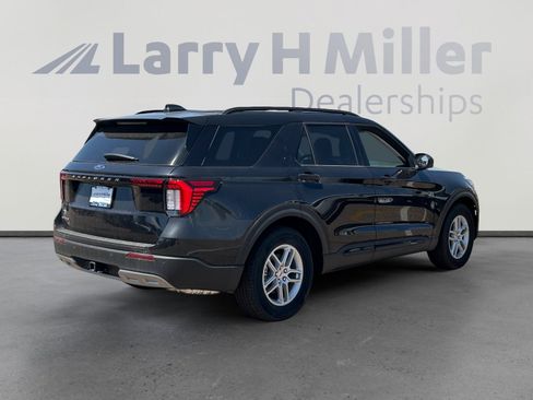 New 2026 Ford Explorer Active w/ Active Comfort Package RWD image 5