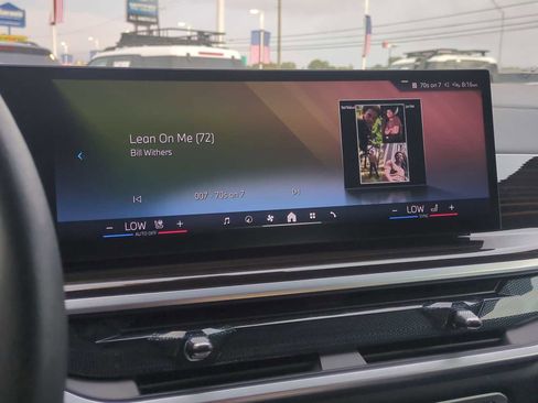 Used 2025 BMW X5 xDrive50e image 13