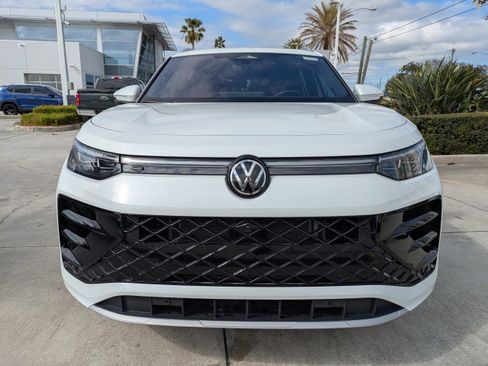 New 2026 Volkswagen Tiguan SEL R-Line image 9