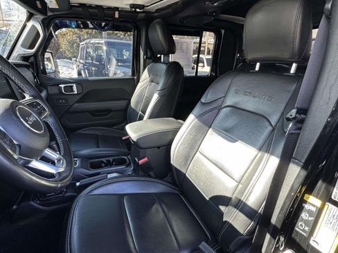 Used 2022 Jeep Gladiator Overland w/ Popular Equipment Package image 11