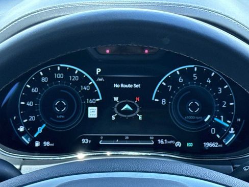 Used 2024 Genesis GV70 2.5T w/ Sport Prestige Package AWD/4WD image 16