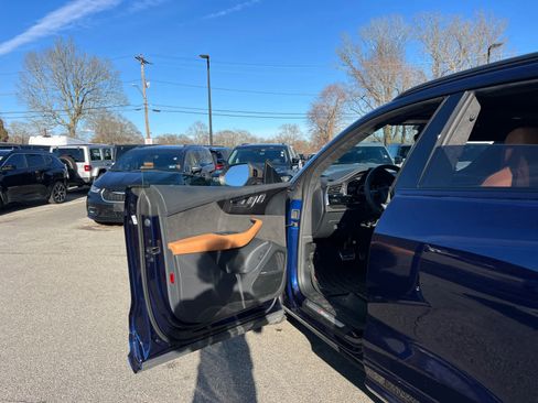 Used 2022 Audi RS Q8 w/ Carbon Optic Package image 15