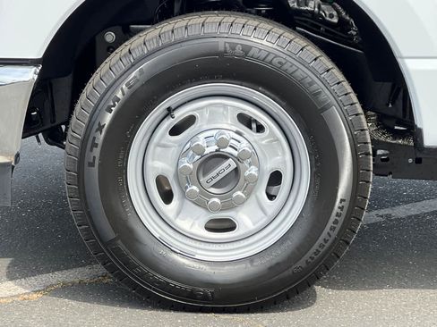 New 2026 Ford F250 XL w/ XL Chrome Package image 24