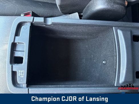 Used 2018 Jeep Grand Cherokee Laredo AWD/4WD image 31