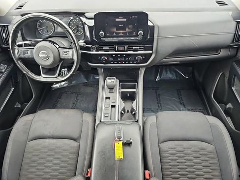 Used 2022 Nissan Pathfinder SV image 12