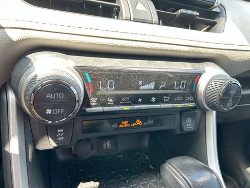 Certified 2025 Toyota RAV4 XLE FWD image 26