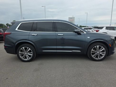 Used 2020 Cadillac XT6 Premium Luxury AWD/4WD image 4