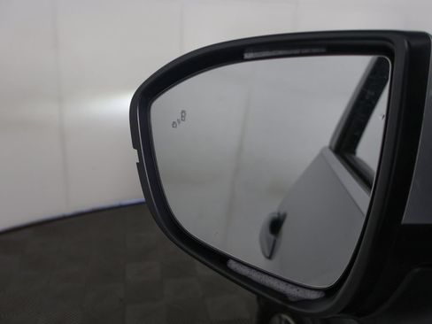 Used 2023 Nissan Pathfinder SL AWD/4WD image 35