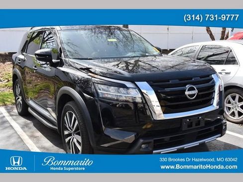 Used 2022 Nissan Pathfinder Platinum w/ Lighting Package (N93) image 1