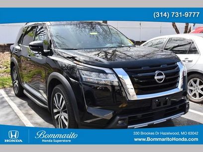 Used 2022 Nissan Pathfinder Platinum w/ Lighting Package (N93)