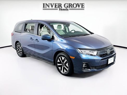 Certified 2026 Honda Odyssey EX-L image 3