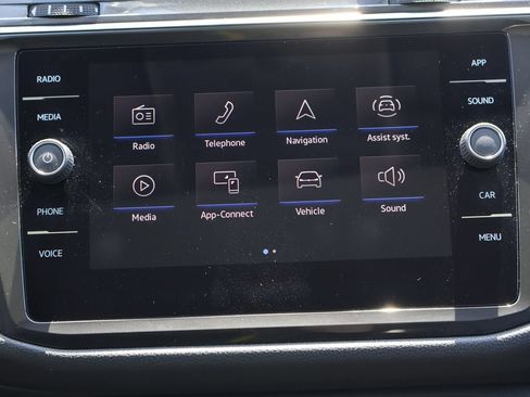 Certified 2023 Volkswagen Tiguan SE w/ Panoramic Sunroof Package AWD/4WD image 27