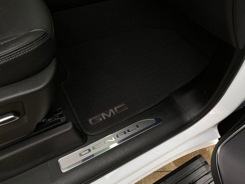 Used 2023 GMC Sierra 1500 Denali w/ Denali Reserve Package image 17