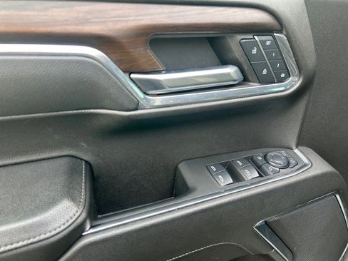 Used 2024 GMC Sierra 1500 SLT image 10