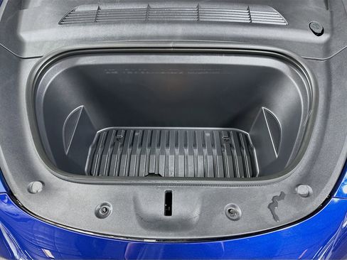 Used 2024 Tesla Model Y Performance image 33