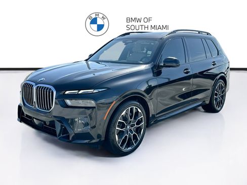 Used 2024 BMW X7 xDrive40i w/ Executive Package AWD/4WD image 3
