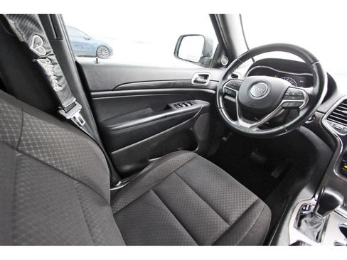 Used 2021 Jeep Grand Cherokee Laredo AWD/4WD image 8