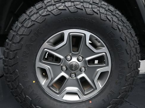 Used 2021 Jeep Gladiator Overland AWD/4WD image 10