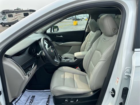 Certified 2023 Cadillac XT4 Premium Luxury AWD/4WD image 9