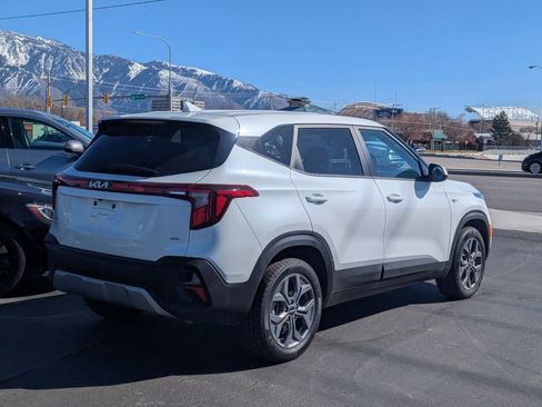 Used 2024 Kia Seltos LX image 4