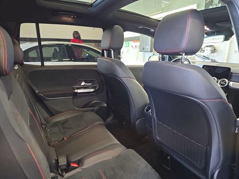 Used 2022 Mercedes-Benz GLB 250 4MATIC image 13