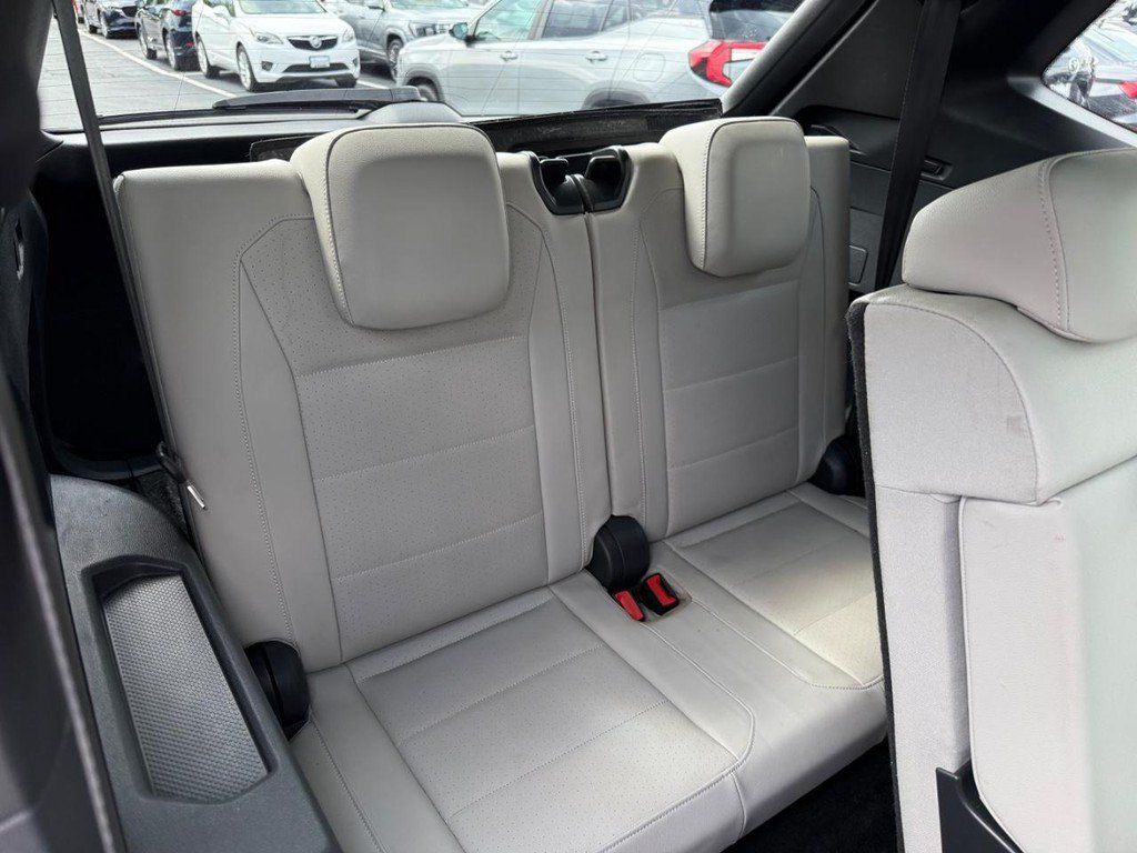 Used 2021 Volkswagen Tiguan SE R-Line FWD image 10